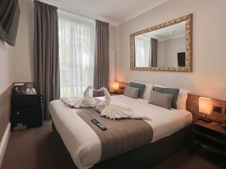 Compact double room