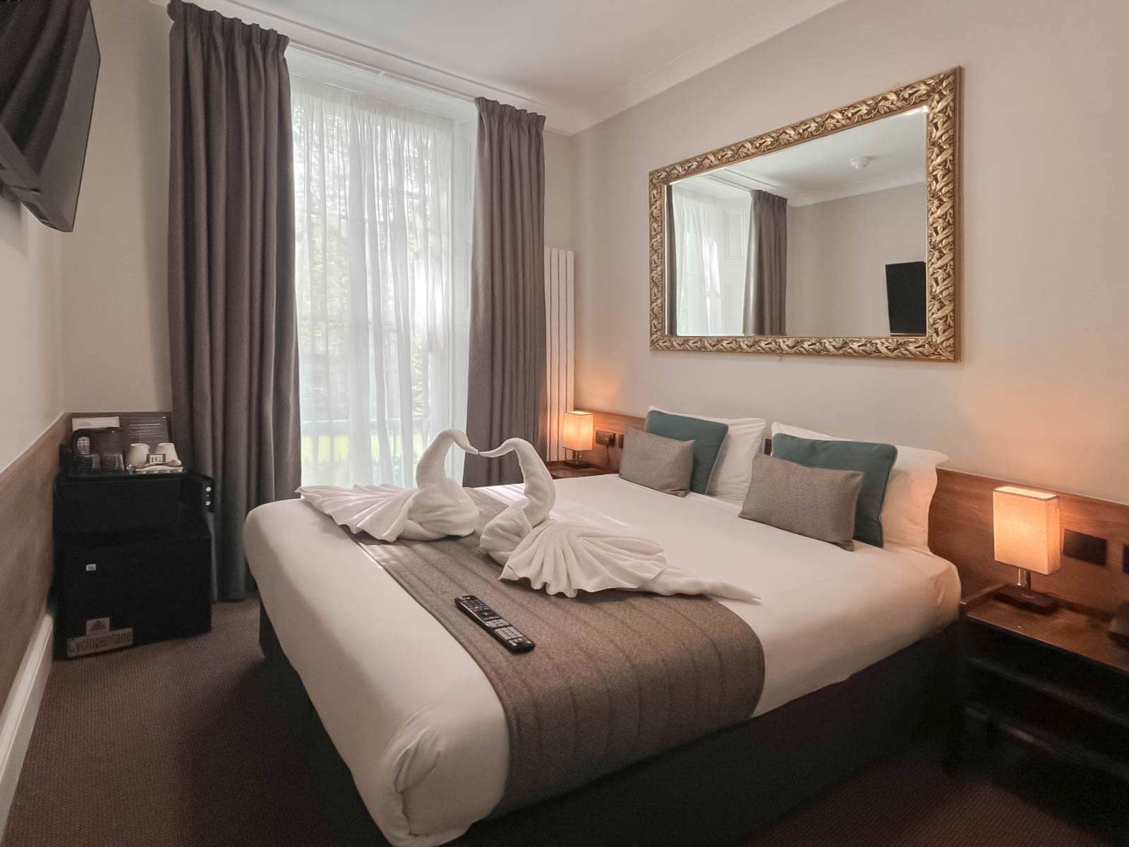 Compact double room